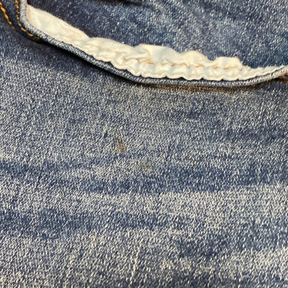 Vigross denim cuff hem shorts, whiskers faded  size 32 Medium Wash Blue - Picture 5 of 12